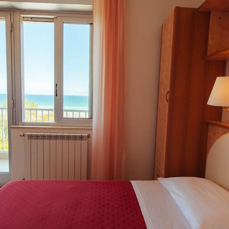 ואסטו Hotel Perrozzi חדר תמונה