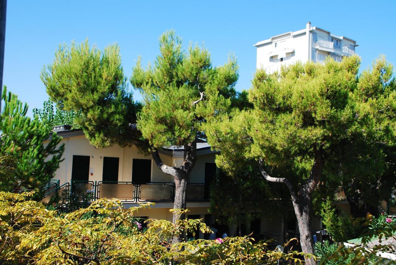 ואסטו Hotel Perrozzi מראה חיצוני תמונה