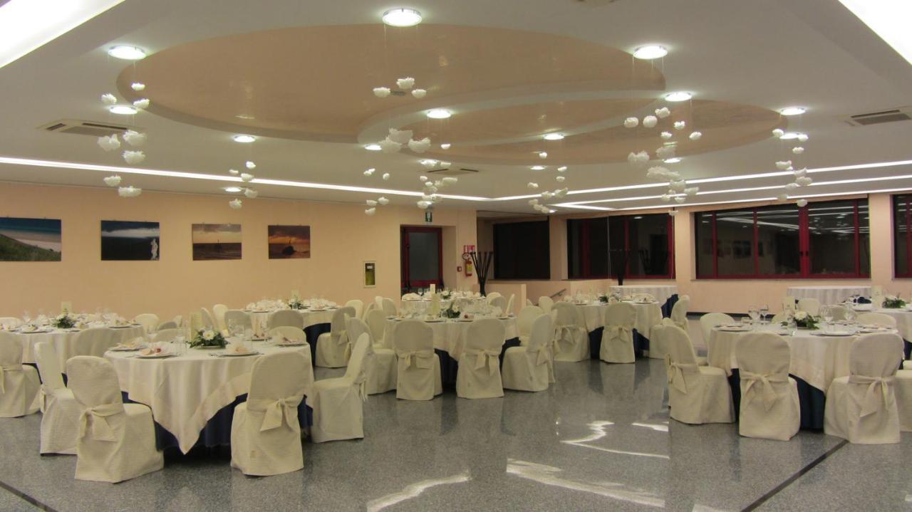 ואסטו Hotel Perrozzi מראה חיצוני תמונה