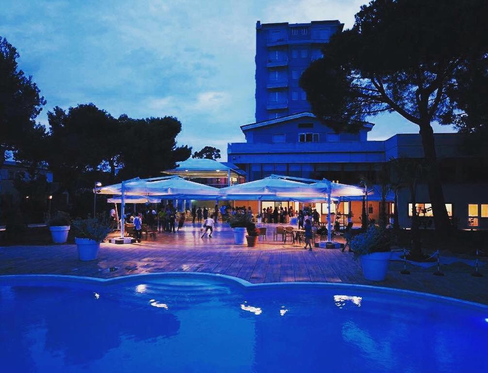 ואסטו Hotel Perrozzi מראה חיצוני תמונה